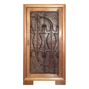 armoire avec portes ethniques d'Afrique