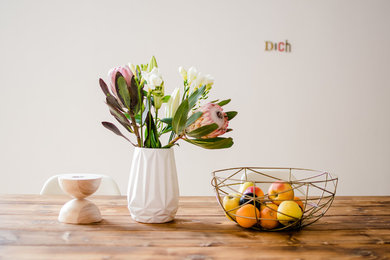 Example of an eclectic dining room design in Berlin