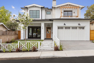 Coastal exterior home idea in Los Angeles
