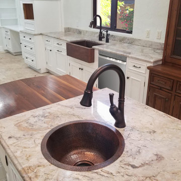 16" Round Hammered Copper Prep Sink w/ 3.5" Drain Opening (BR16DB3)