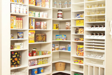 Example of a kitchen design in Tampa