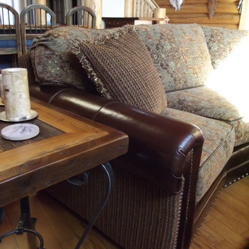 Off Grid Log Home Beautifully Furnished!