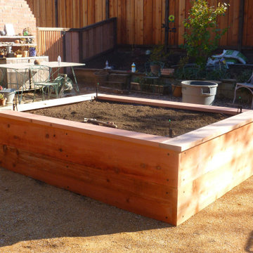 Planter Boxes & Vegetable Gardens