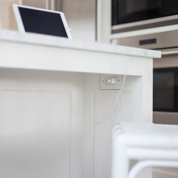 Hidden electrical Outlet under the peninsula