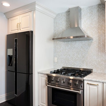 Bright, Neutral Kitchen