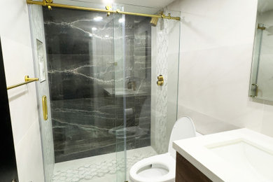 Bathroom - bathroom idea in Miami