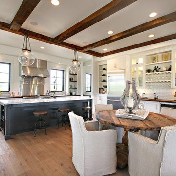 Kitchen & Dining