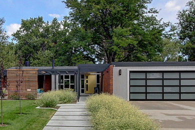 1950s exterior home idea in Denver