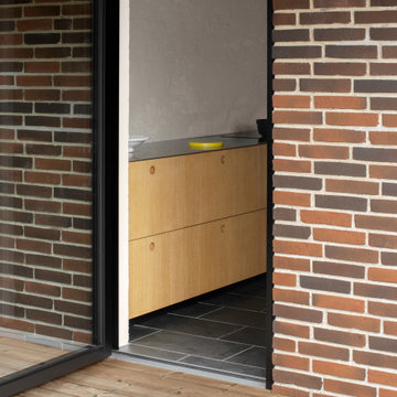 BASIS Natural Oak