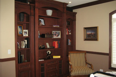 Home office - home office idea in Chicago