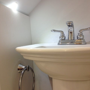 Powell Avenue Upstairs Bath