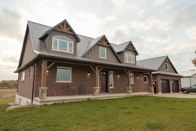 Cottage exterior home photo in Toronto