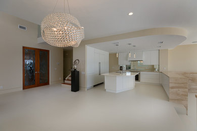 Inspiration for a contemporary kitchen remodel in San Diego