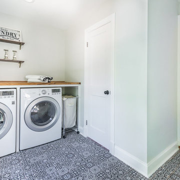 Traditional Laundry Room