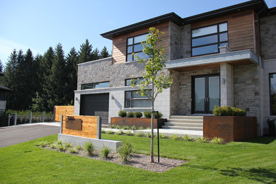 Photo of a contemporary landscaping in Montreal.
