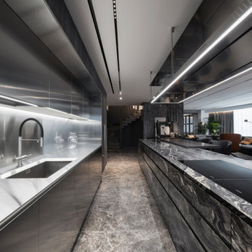 Triumph: eclectic style of stones & metals