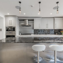 Frieze Kitchen