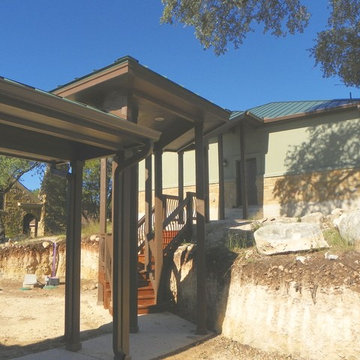 Lake View Courtyard Home