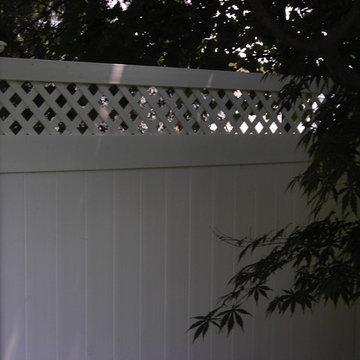 Tongue & Groove Fence with Lattice Topper