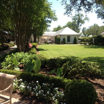 Compound on the beach! Family retreat..room for everyone!