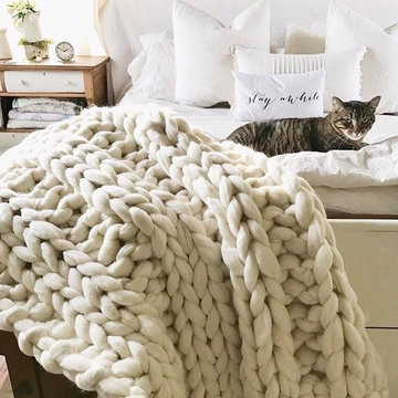 Chunky Knit Throw Blankets
