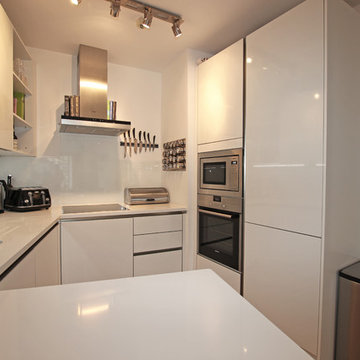 White gloss kitchens by LWK Kitchens