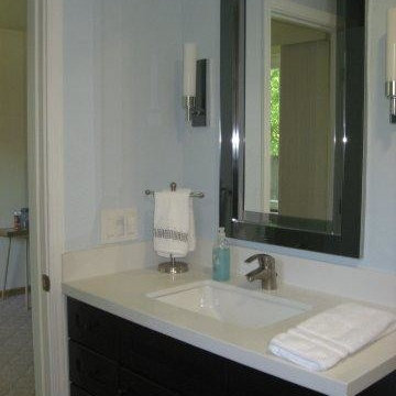 Hunt Bathroom