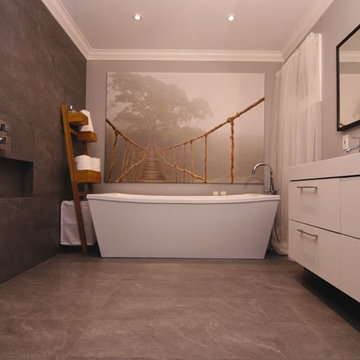 Barrier-free bathroom with custom shower niche