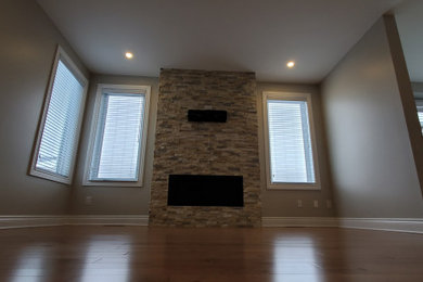 Example of a dining room design in Ottawa