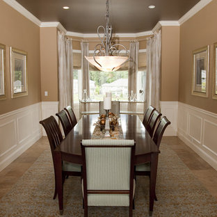 75 Most Popular Traditional Dining Room with Brown Walls Design Ideas ...