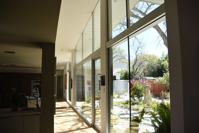 Home design - modern home design idea in Austin