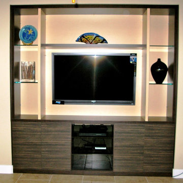 WALL UNITS/ MEDIA CENTERS