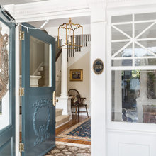 36 Bennett - Entryway
