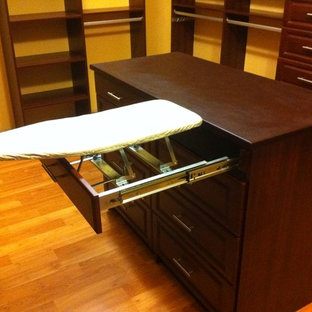 Idéer för att renovera en mellanstor vintage garderob