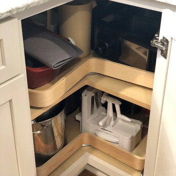 Bettendorf, IA Dura Surpeme Cabinets Linen White Cambria Berwyn