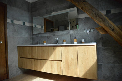 Transitional home design in Clermont-Ferrand.
