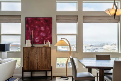 Example of a dining room design in Sacramento