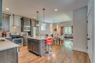 Inspiration for a transitional kitchen remodel in Chicago