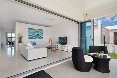 Inspiration for a beach style home design in Townsville.
