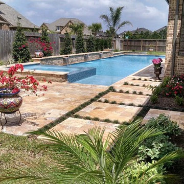 Geometric Pool with Raised Beam Water Feature Wall
