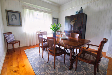 This is an example of a traditional dining room in Brisbane.