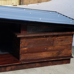 Mid-Century Modern Dog House - Siding And Stone Veneer