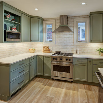 2 tone kitchen: sage green and navy