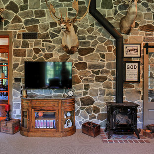 Idéer för ett mycket stort hemmabibliotek, med heltäckningsmatta