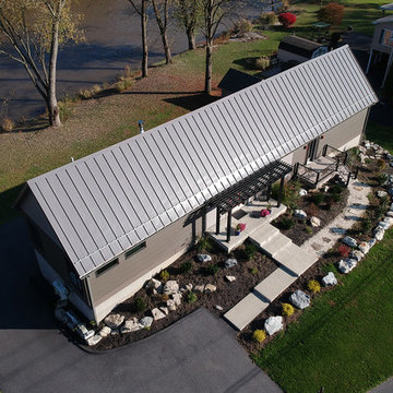 Contemporary Creekview Container