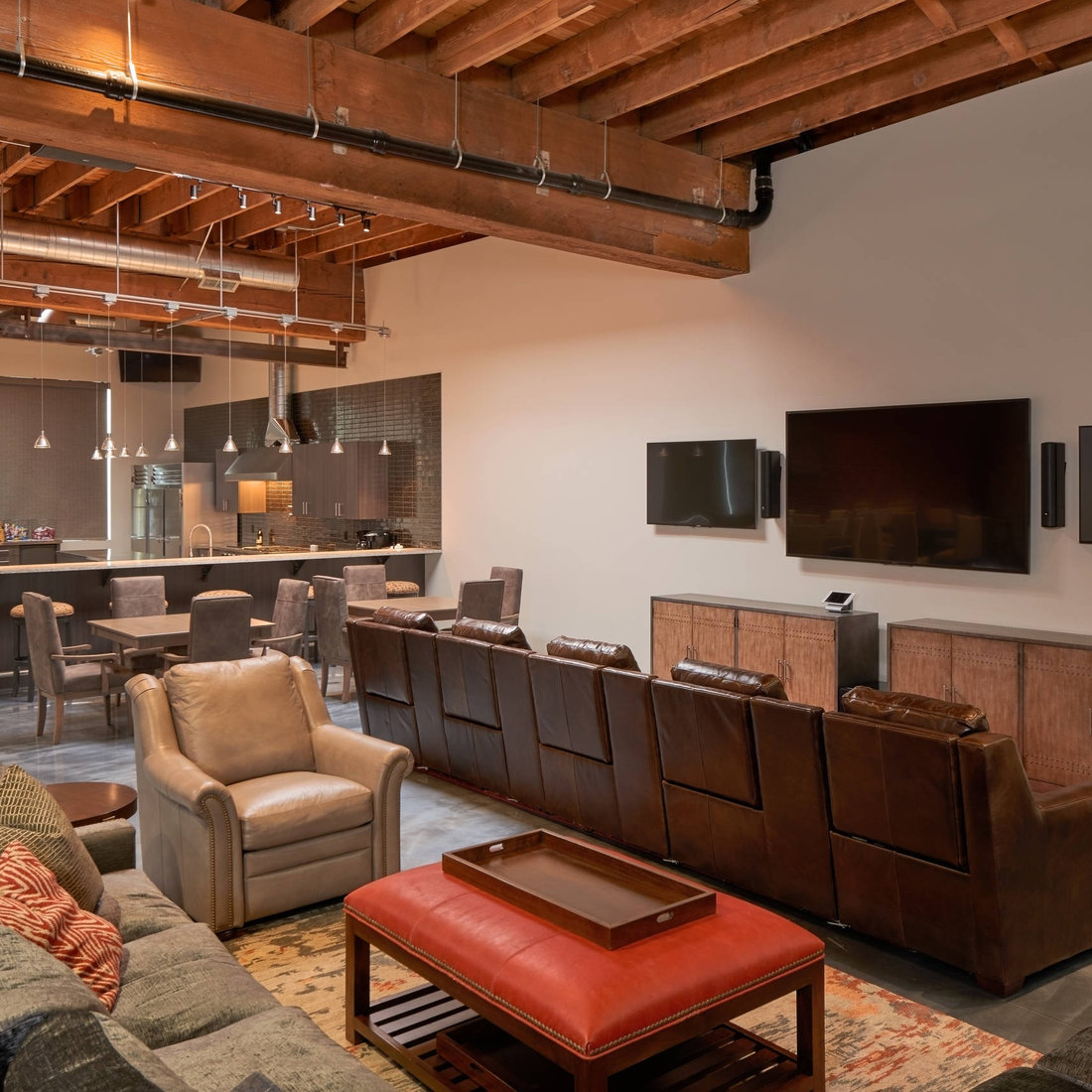 Garage/Entertainment Space