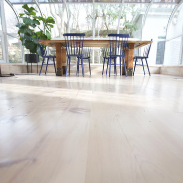 White washed Pine floors