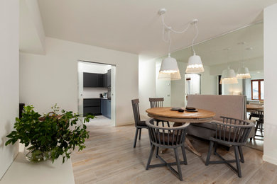 Foto di una sala da pranzo minimal