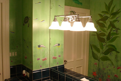 Bathroom - mid-sized traditional kids' bathroom idea in Los Angeles