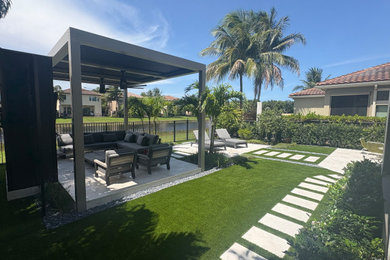 Modern exterior home idea in Miami